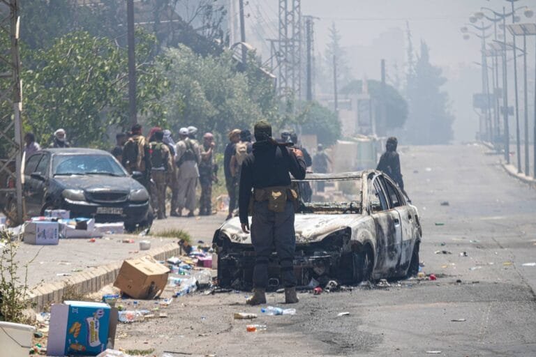 Syria: Five people, mostly civilians, killed in clashes between government forces and the SDF.