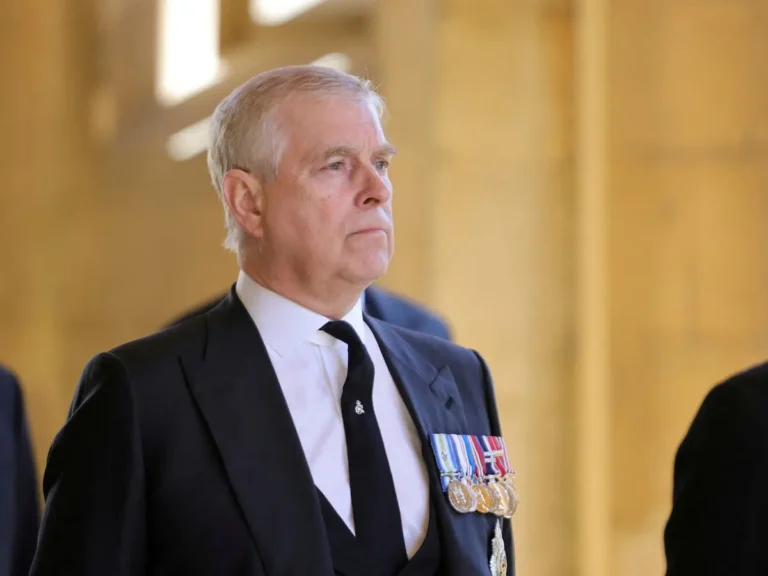 فضيحة جديدة تطارد الأمير أندرو.. بيع قصر فاخر لشخص يشتبه بتورطه في قضايا رشوة