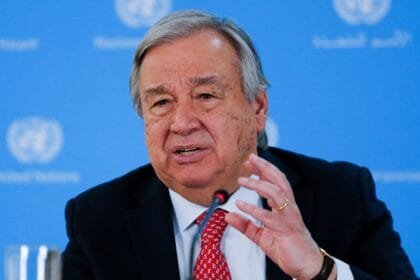 Guterres warns of an "imminent financial collapse" threatening the work of the United Nations.
