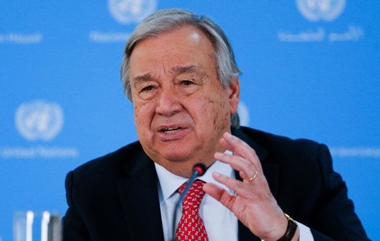 Guterres warns of an "imminent financial collapse" threatening the work of the United Nations.
