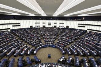 البرلمان الأوروبي: تصريحات ترامب بشأن غرينلاند تشكل تحديا للقانون الدولي