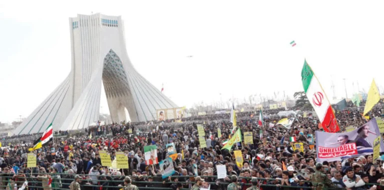 تصعيد دولي وتحذيرات من "خيارات صعبة" مع اتساع رقعة الثورة الوطنية الإيرانية