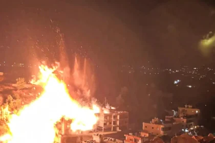 The Israeli army attacks Hezbollah and Hamas targets in Lebanon