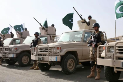 ضربات مركّزة تهز معاقل المسلحين في بلوشستان.. الجيش الباكستاني يعلن مقتل 41 عنصراً خلال عمليتين أمنيتين