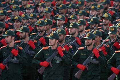 الحرس الثوري الإيراني يعلن استعداده للرد على أمريكا وإسرائيل وسط توتر متصاعد