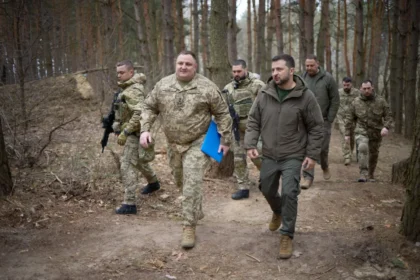 زيلينسكي يُجري "ثورة" في أجهزة الأمن والدفاع: بودانوف رئيساً للمكتب الرئاسي وفيدوروف للدفاع