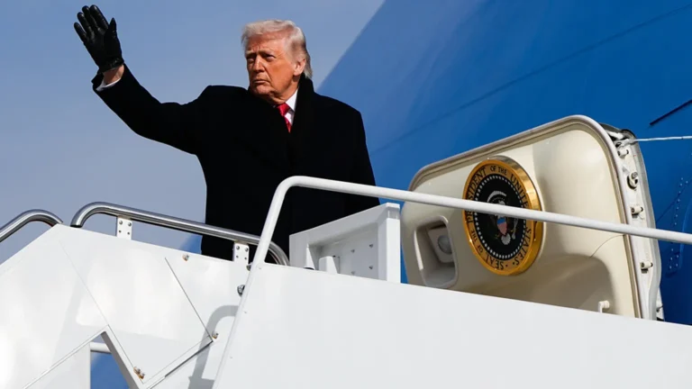 طبول الحرب تقرع: ماذا يريد ترامب من توجيه قوته الضاربة نحو إيران؟