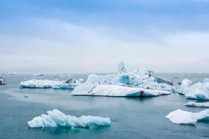 القطب الشمالي ينهار: مؤشرات صادمة لكوكب على وشك الانفجار