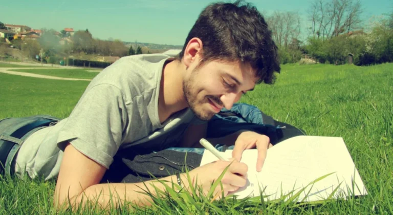 They don't like keyboards or mobile phone screens... distinctive psychological traits among handwriting enthusiasts