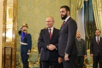 الكرملين يعلن إعادة تنظيم الوجود العسكري الروسي في سوريا وسط انسحاب جزئي من القامشلي