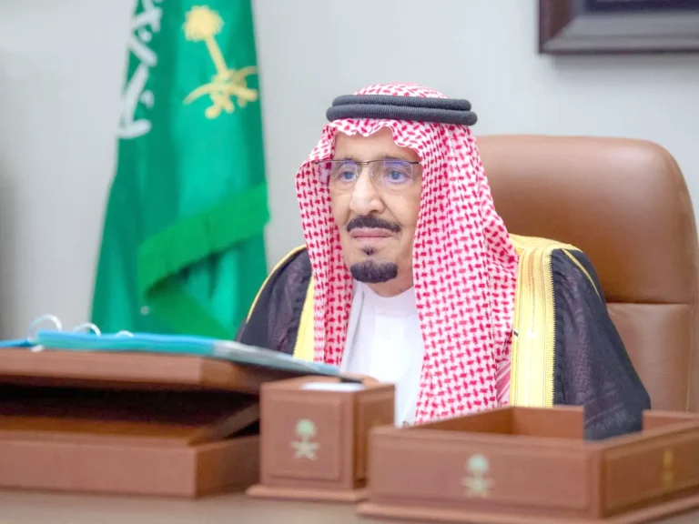 King Salman leaves the hospital after medical tests and reassuring results