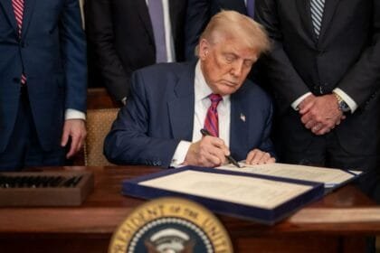 ردود فعل عالمية واسعة على القرار الأميركي بتصنيف فروع «الإخوان» في مصر والأردن ولبنان كمنظمات إرهابية