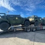 واشنطن تفتح مخازنها لتل أبيب.. مروحيات ومركبات تكتيكية أمريكية في طريقها لإسرائيل