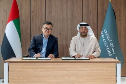 بهدف تعزيز التخليص الجمركي الرقمي.. تعاون بين جمارك أبوظبي والشبكة العالمية للأعمال البحرية