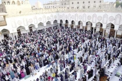 تعديل رسمي على توقيت صلاة الجمعة في الإمارات مراعاةً للظروف المناخية