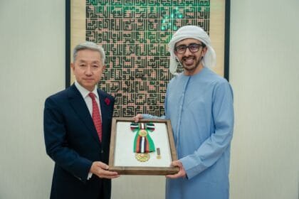 The President of the UAE awards the Chinese Ambassador the Order of Zayed II, First Class