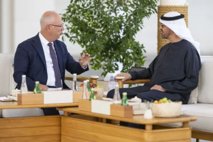 The President of the UAE receives the envoy of the Russian President