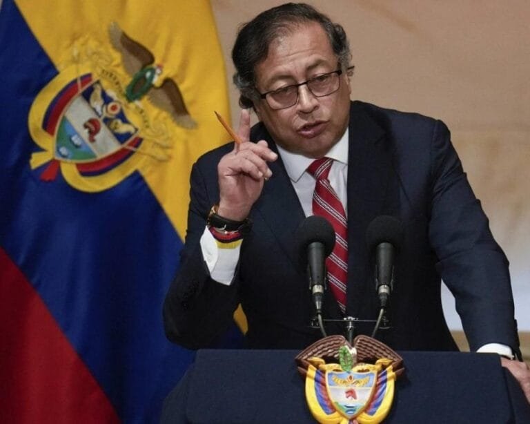 بعد اعتقال مادورو .. ترامب يوجه تحذيرا لرئيس كولومبيا