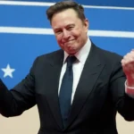 The feud between Musk and the company's CEO – a billionaires' fight spills onto the stock market... Musk threatens to buy the company after a heated confrontation with its CEO, and the sarcastic response ignites Twitter.