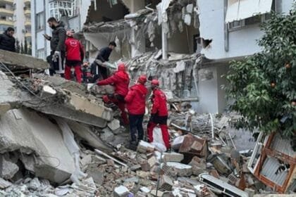 A 5.1 magnitude earthquake strikes western Türkiye, no casualties reported.