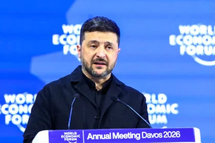 Zelensky hints at siding with Washington and criticizes Europe's hesitation as the path to ending the Ukraine war nears