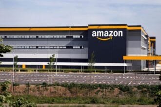 Due to its reliance on artificial intelligence, Amazon is eliminating approximately 30,000 jobs in three months.