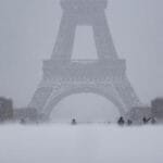 عاصفة "جورتي" تشل أوروبا.. آلاف الرحلات تلغى بسبب تجمد الطائرات ونقصStorm "Gorty" paralyzes Europe... Thousands of flights canceled due to icy planes and a shortage of de-icing fluidسائل إزالة الثلوج