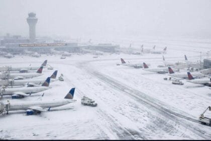 Deadly snow and fierce winds sweep across America: 11 dead and a million without power