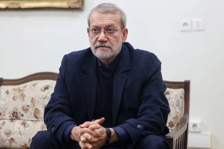 Larijani: Iran is in a "state of war"... and Tehran accuses Washington and Tel Aviv of leading "destructive violence".