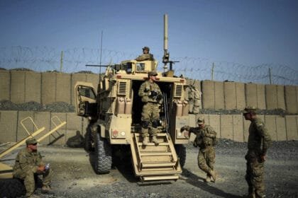 America slows down the transfer of Islamic State detainees from Syria to Iraq