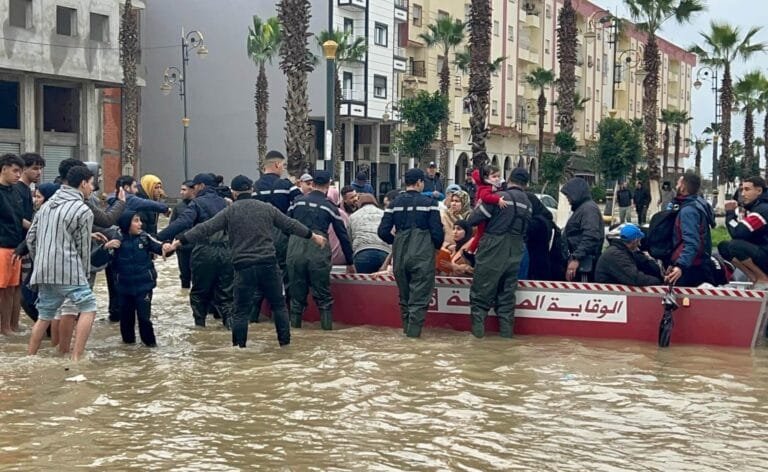 المغرب يطلق نداءً عاجلًا لإخلاء مدينة القصر الكبير بسبب خطر فيضانات وادي اللوكوس