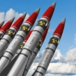 كاشفة الأسلحة النووية الأمريكية تحط في بريطانيا وسط مخاوف من ضربة محتملة لإيران