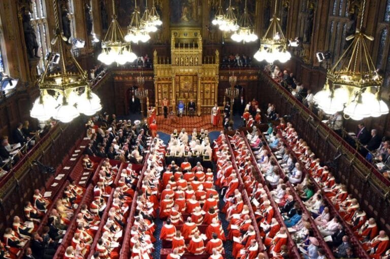 The British House of Lords has made its decision: Yes to banning social media for those under 16.