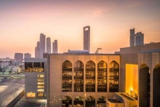 بنهاية نوفمبر 2025.. الأصول المصرفية ترتفع 0.8% إلى 5.25 تريليون درهم