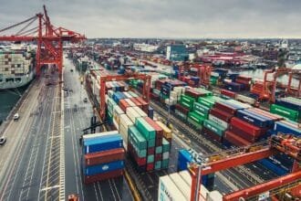 ​"موانئ دبي العالمية" تقود نهضة التجارة العالمية: استثمارات بمليارات الدولارات وقفزات ربحية تعيد رسم الخارطة اللوجستية