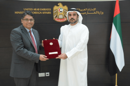 دبي تتسلم البراءة القنصلية للقنصل العام السعودي الجديد