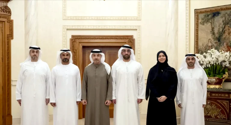 Hazza bin Zayed is briefed on the most prominent strategic projects for the energy and water sectors in the Al Ain region