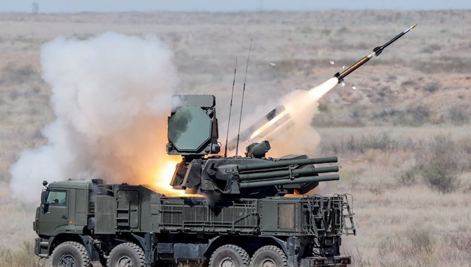 Russia’s skies are under fire… Air defenses shoot down 13 Ukrainian drones and thwart a new attack.