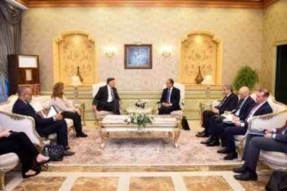 مصر والولايات المتحدة تبحثان تعزيز العلاقات الثنائية ومستجدات القضايا Egypt and the United States discuss strengthening bilateral relations and the latest developments in regional issues.