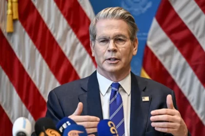 رسوم جرينلاند تشعل المواجهة.. وزير الخزانة الأمريكى يرحب بمعاقبة أوروبا تجاريًا