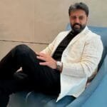 بين نفي الشائعات وظهوره مع نجله.. يعقوب بوشهري يتصدر التريند برسالة "تسامح"