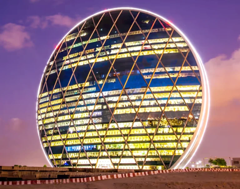 Aldar and Dubai Holding expand their partnership by launching new  development projects.