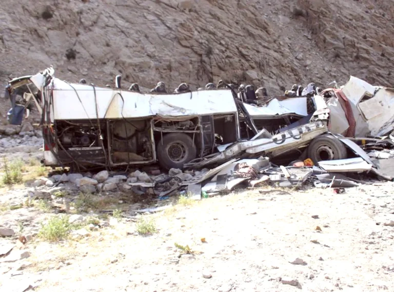 12 قتيلاً و3 مصابين في حادث مروري مروّع بولاية بدخشان