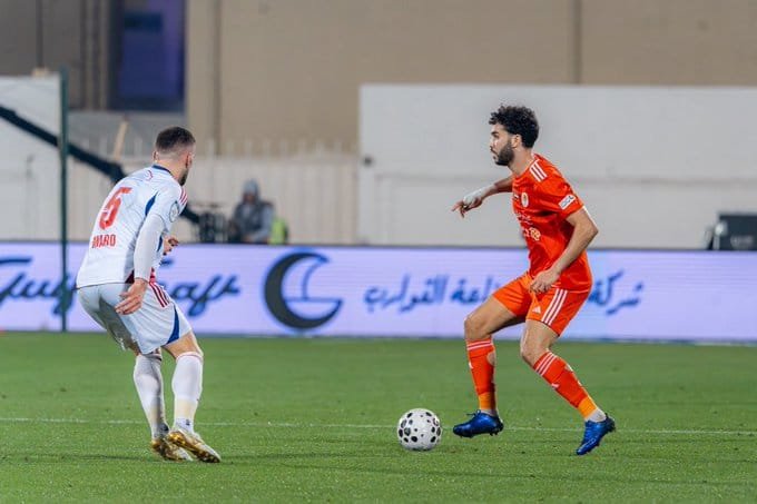 في ليلة تألق وليد أزارو.. عجمان يهزم الشارقة بثلاثية في دوري أدنوك للمحترفين