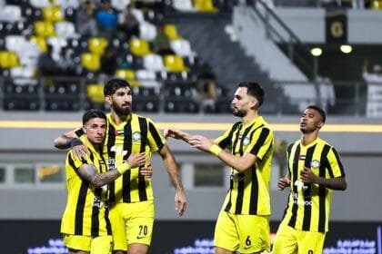 ثنائية موغانلو تقود كلباء للفوز على دبا في الدوري الإماراتي