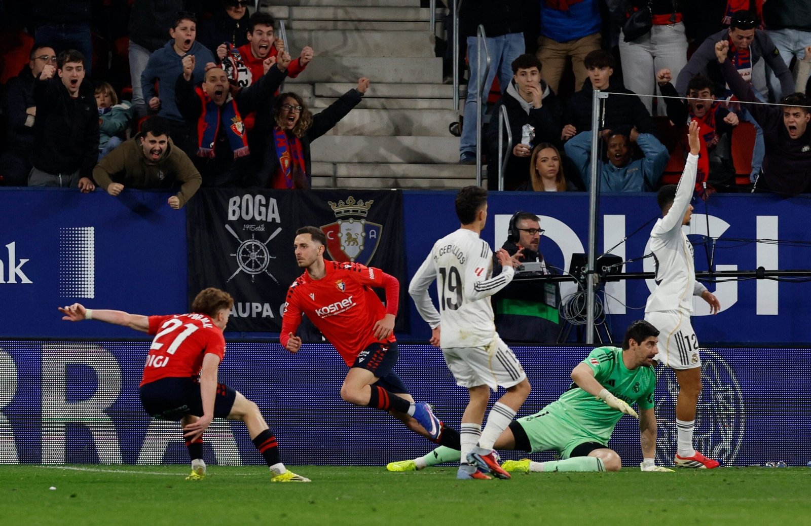 Osasuna snatches a dramatic victory from Real Madrid and threatens their lead