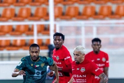 شباب الأهلي يقسو على خورفكان بثلاثية ويتأهل إلى نصف نهائي كأس الرئيس