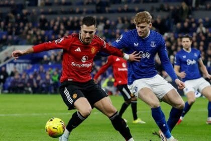 Cisco leads Manchester United to a dramatic victory over Everton and returns them to the top four