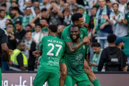 الأهلي يكتسح الشباب بخماسية ويضيق الخناق على الهلال في صدارة الدوري السعودي