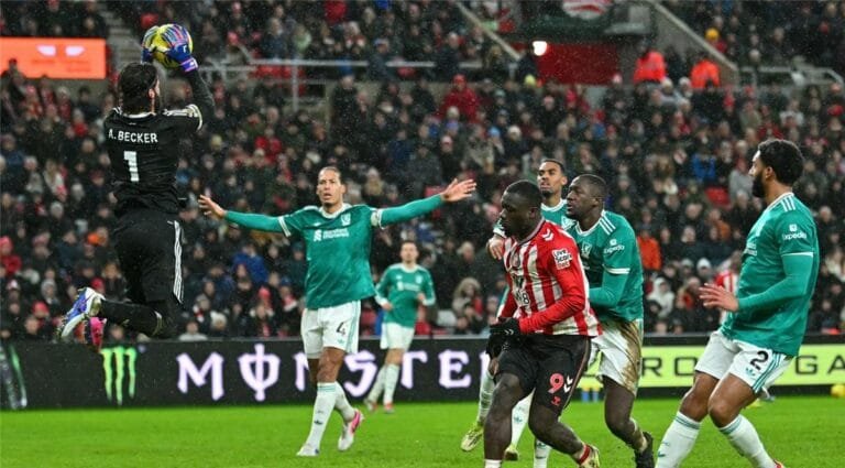 With an assist from Salah, Van Dijk gives Liverpool a valuable win over Sunderland in the Premier League
